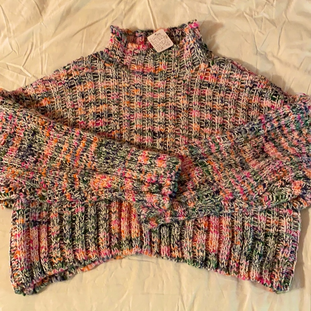 Free People NWT Cropped Sweater! Size M 💚💚💚